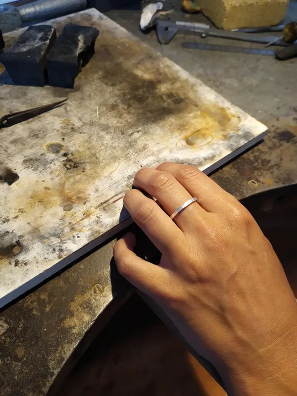 Wecandoo - Créez votre bague martelée en argent