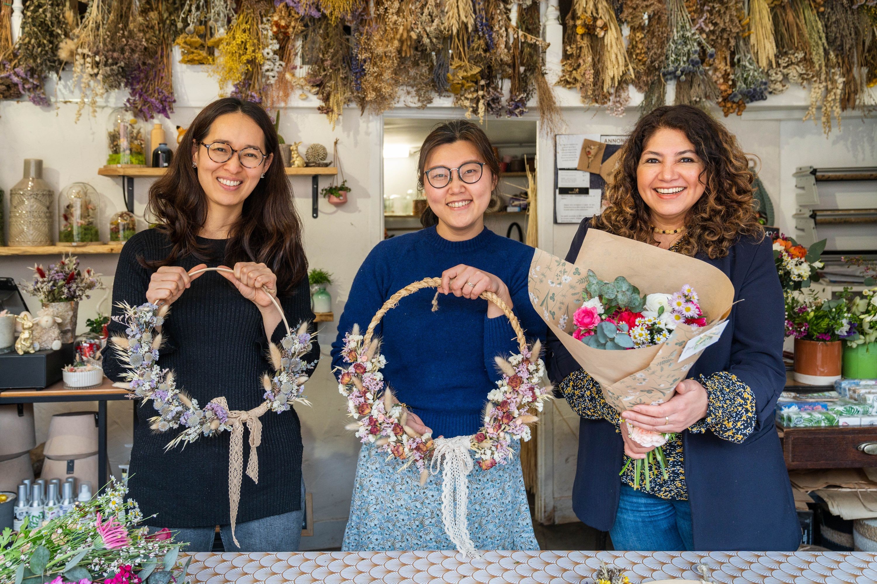 Wecandoo - Réalisez votre couronne de fleurs séchées - Image n°6