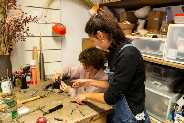 Réalisez vos créoles en argent avec pampilles - Afbeelding nr. 3 - Wecandoo