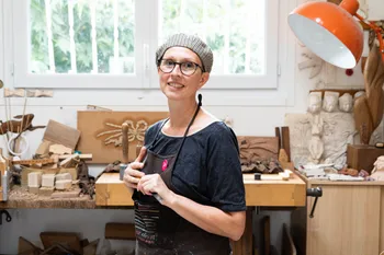 Magali: Sculptrice sur bois in Drôme (26)