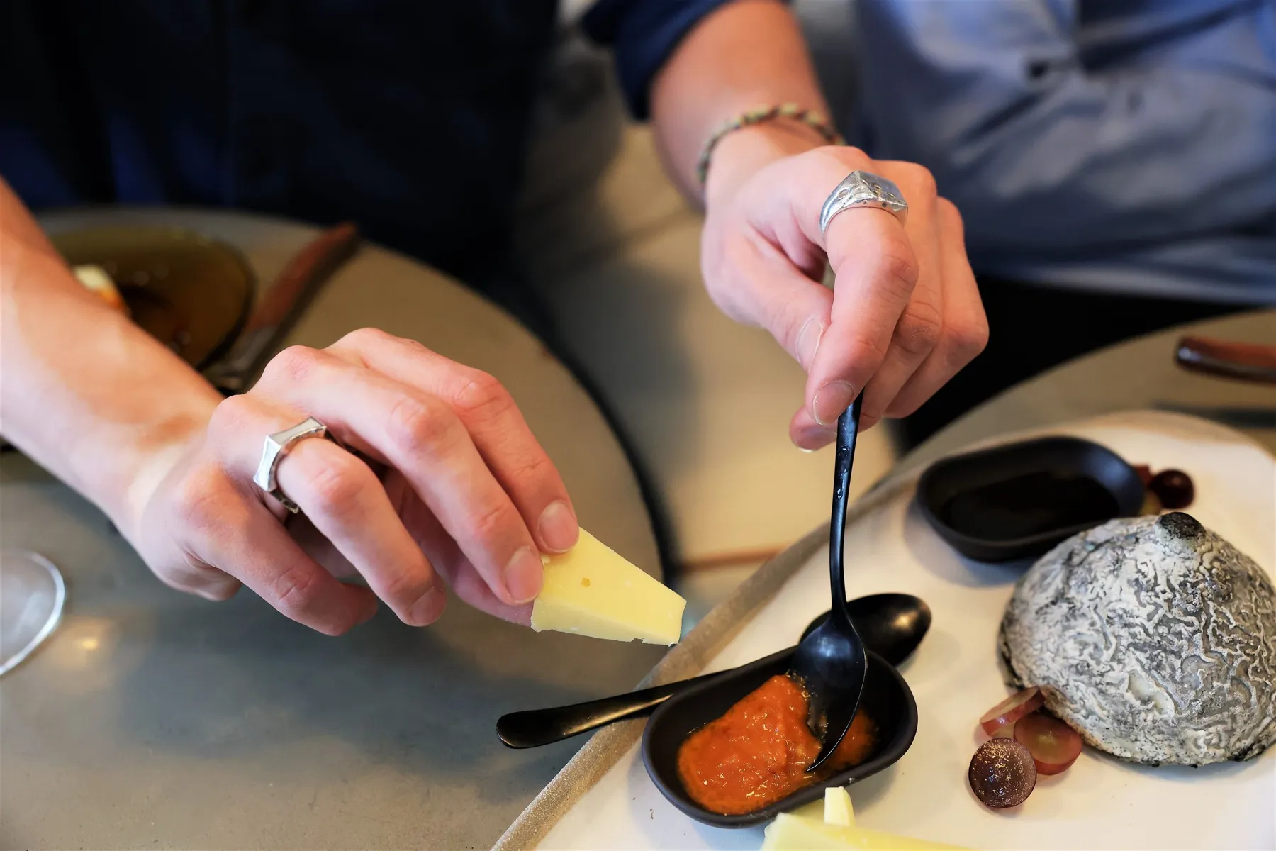 Accordez fromage, vin nature et sauce piquante - Afbeelding nr. 4 - Wecandoo