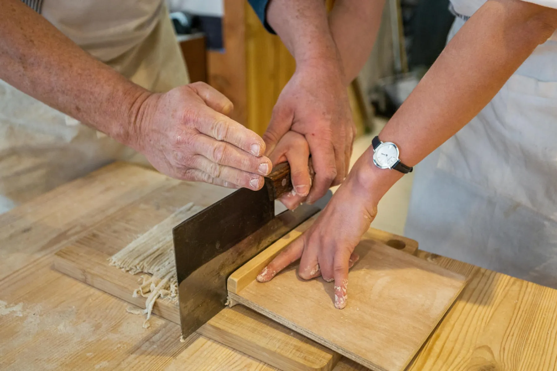 Réunissez votre équipe et réalisez et dégustez vos pâtes soba au sarrasin dans votre lieu avec Olivier - Image n°3 - Wecandoo
