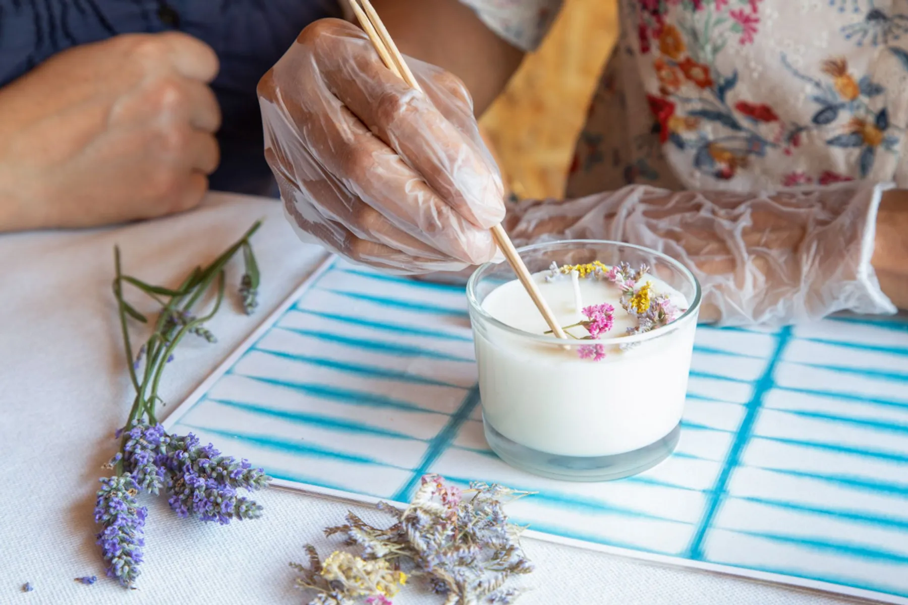 Fabriquez votre bougie et votre roll on relaxant - Image n°4 - Wecandoo