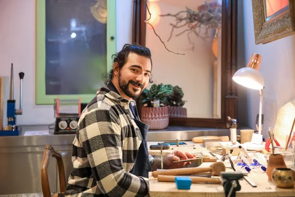 Créez votre bague en argent sertie d'une pierre semi-précieuse - Image n°1 - Wecandoo