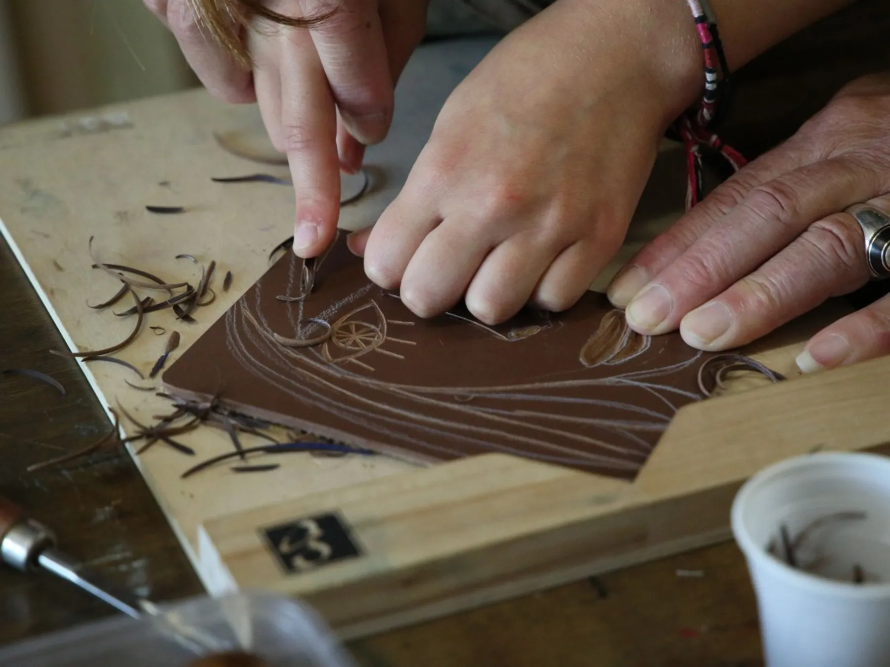 Gravez et gaufrez vos cartes - Image n°2 - Wecandoo