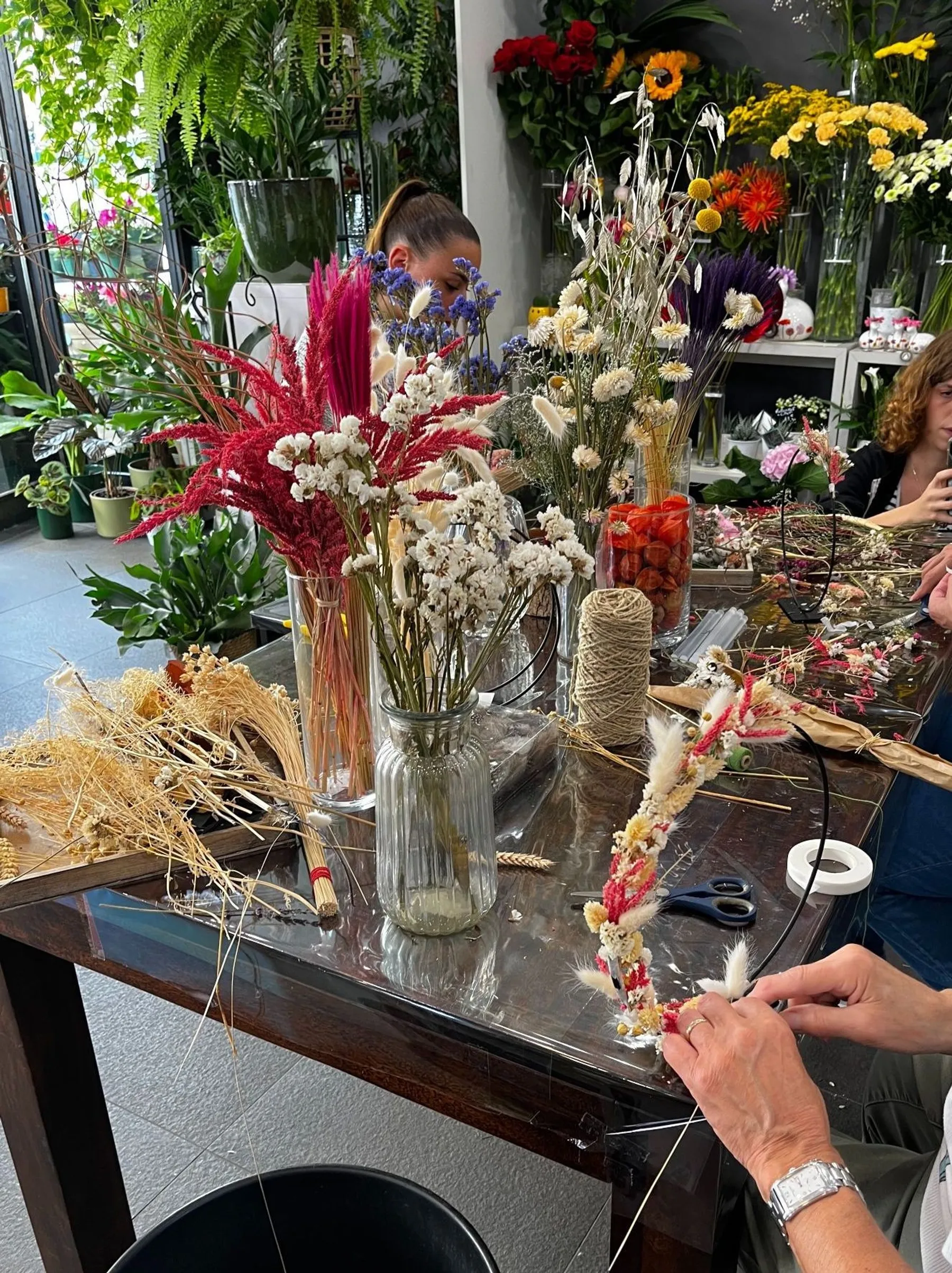 Réalisez votre couronne de fleurs séchées - Image n°2 - Wecandoo