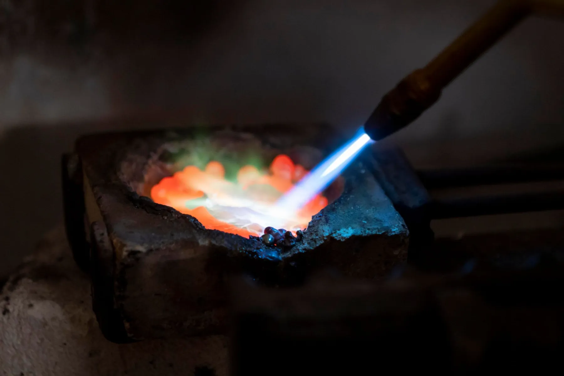 Créez votre paire de boucle d’oreilles en argent - Image n°2 - Wecandoo