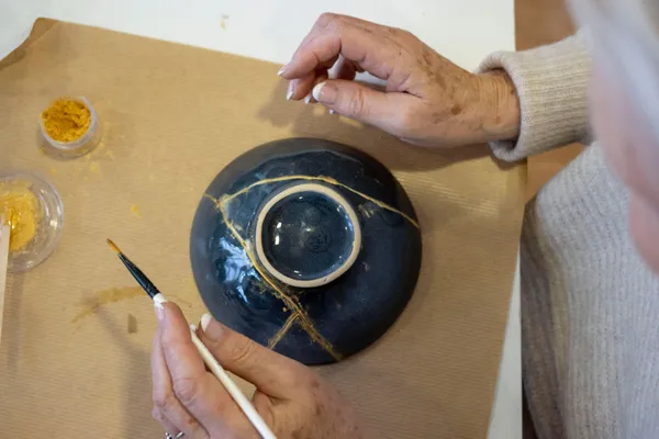 Wecandoo - Réparez un bol en céramique grâce au Kintsugi