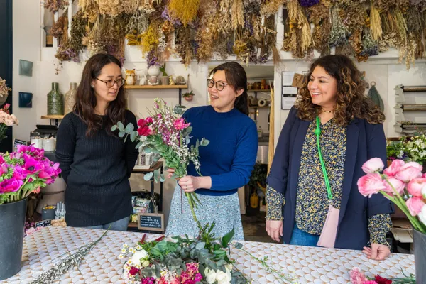 Composez votre bouquet de fleurs de saison - Image n°4 - Wecandoo