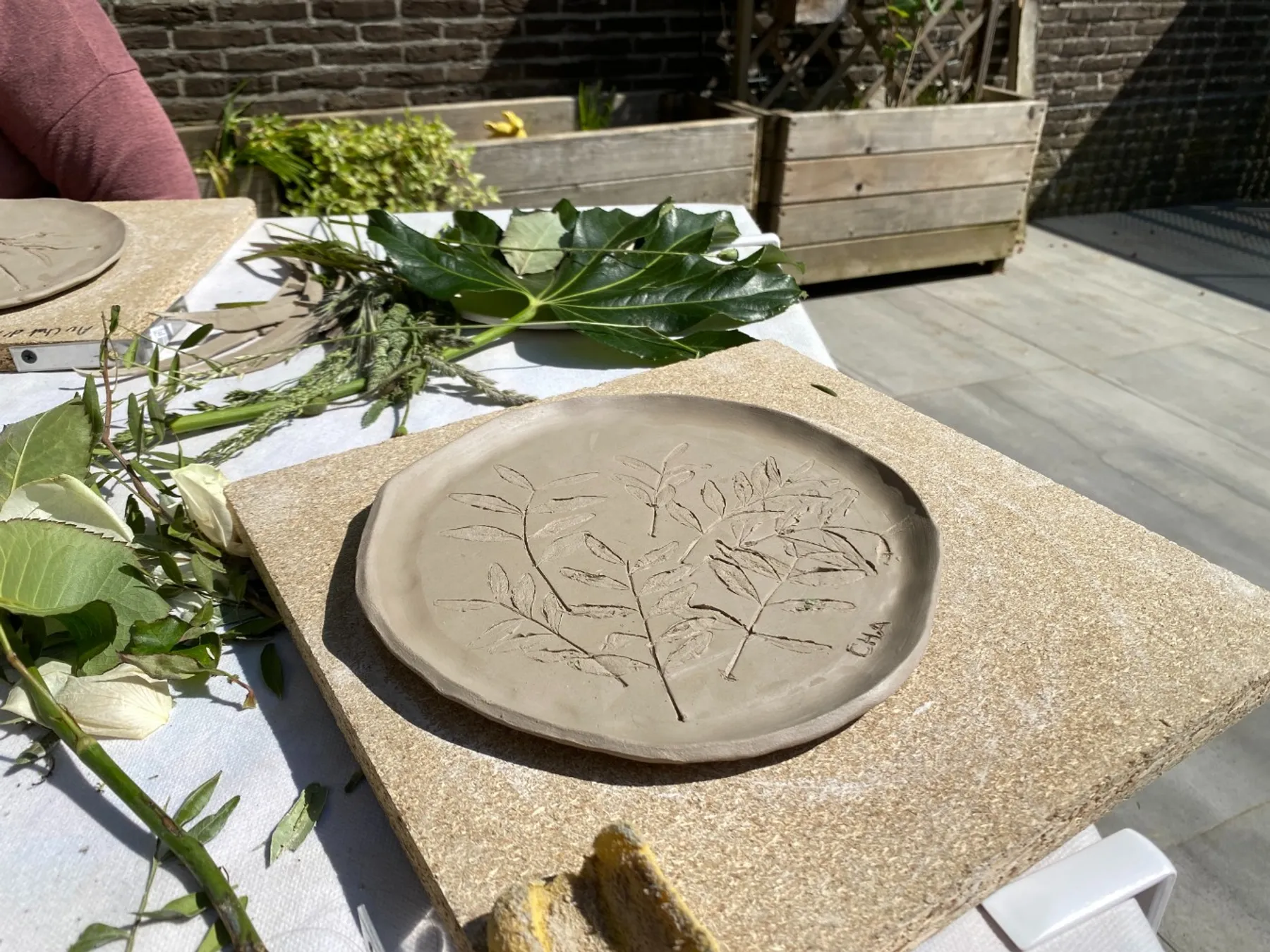 Model and decorate your two personalised plates - Afbeelding nr. 2 - Wecandoo