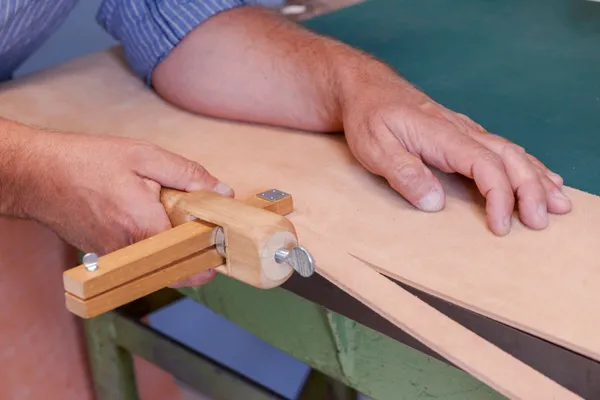 Fabriquez votre collier pour chien en cuir - Image n°3 - Wecandoo