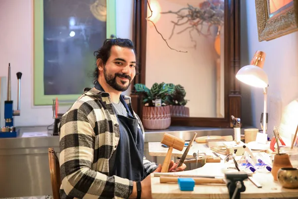 Créez deux anneaux martelés en argent - Image n°1 - Wecandoo