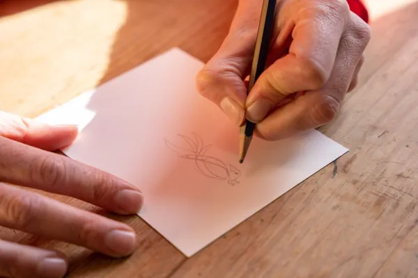 Brodez votre broche dorée - Image n°2 - Wecandoo