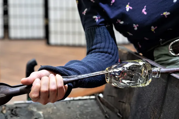 Initiez-vous au soufflage de verre - Image n°4 - Wecandoo