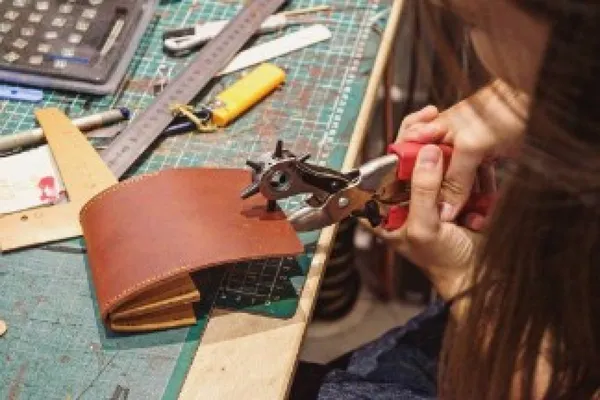Fabriquez votre porte-monnaie en cuir - Image n°2 - Wecandoo