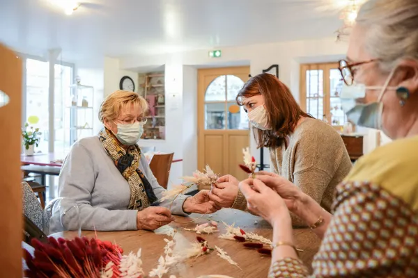 Créez votre cloche de fleurs séchées - Image n°2 - Wecandoo