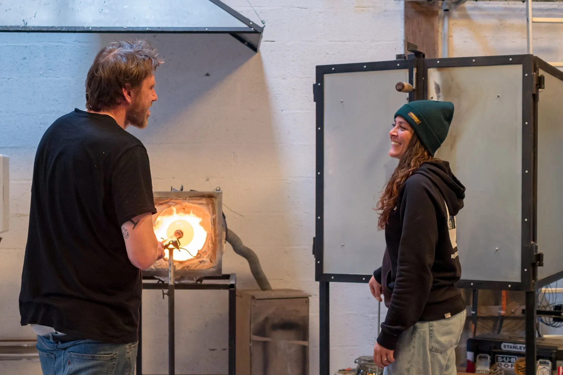 Initiez-vous au soufflage de verre avec Kévin et Harmonie - Image n°2 - Wecandoo