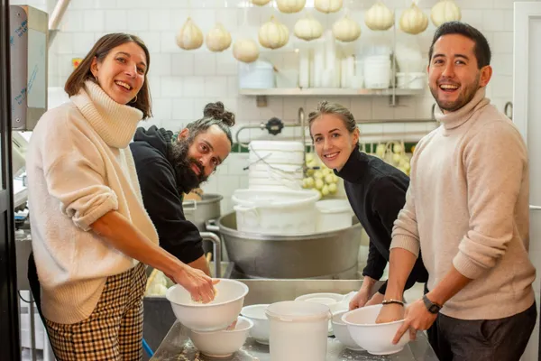 Fabriquez et dégustez du halloum artisanal - Image n°3 - Wecandoo