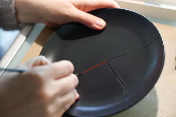 Initiez-vous aux techniques traditionnelles du kintsugi sur 4 sessions - Image n°3 - Wecandoo