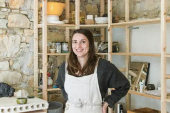 Eve: Artisan Céramiste et Tourneuse in La Trinité