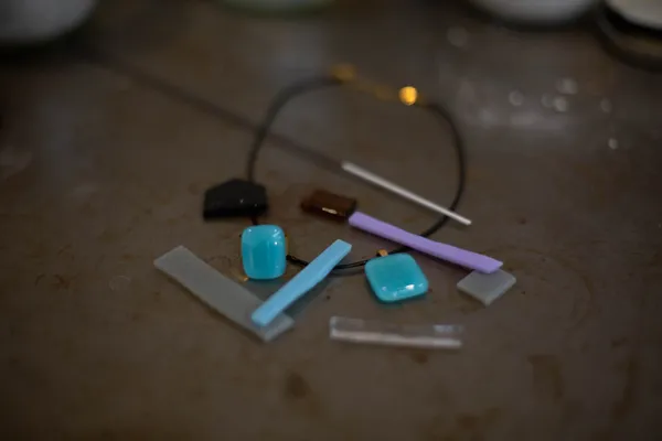Wecandoo - Réalisez votre bijou en verre grâce au filage