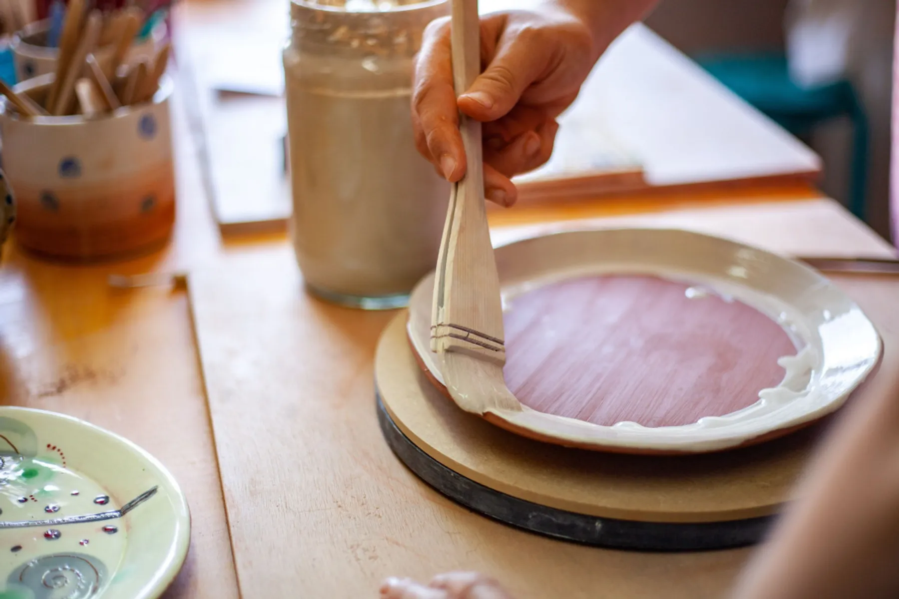 Modelez vos assiettes plates en céramique - Afbeelding nr. 3 - Wecandoo