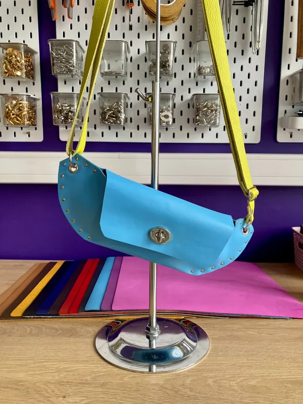 Wecandoo - Réalisez votre sac banane en cuir personnalisé