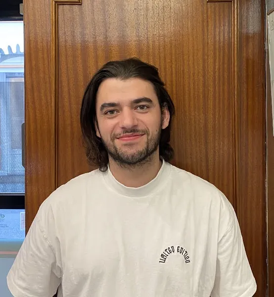Victor : Horloger à Paris