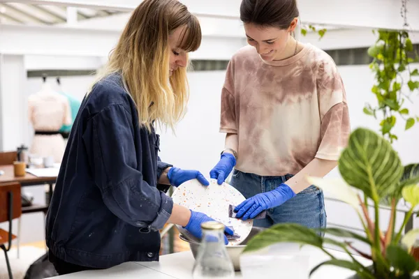 Coulez votre plat en terrazzo - Image n°4 - Wecandoo