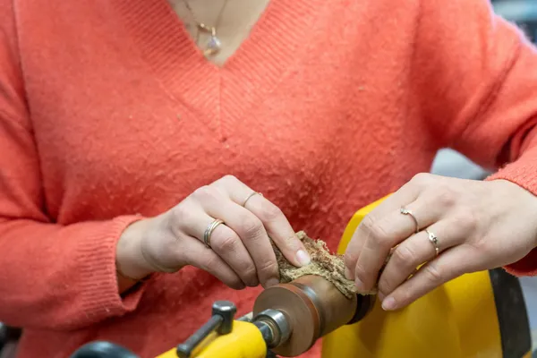 Fabriquez votre plateau de fromage au tour à bois - Image n°2 - Wecandoo
