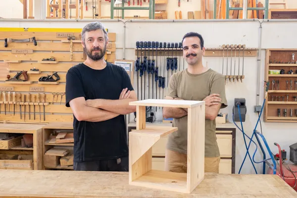 Wecandoo - Fabriquez votre table de chevet en bois