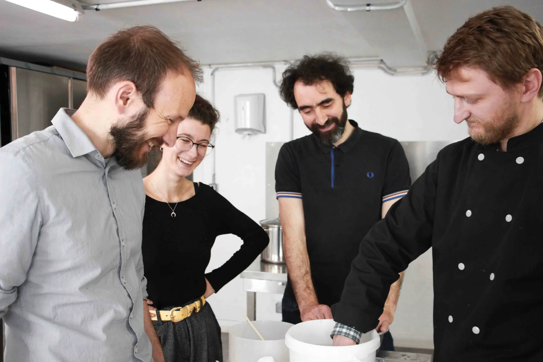 Réalisez votre duo de fromages et votre beurre avec Pierre, Guillaume et leur équipe - Image n°3 - Wecandoo