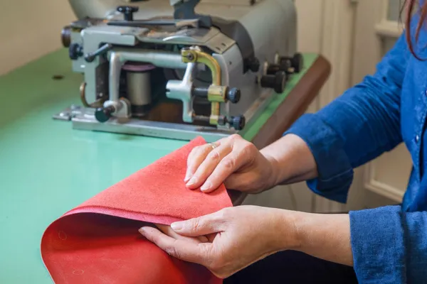 Créez votre grand sac seau en cuir - Image n°1 - Wecandoo