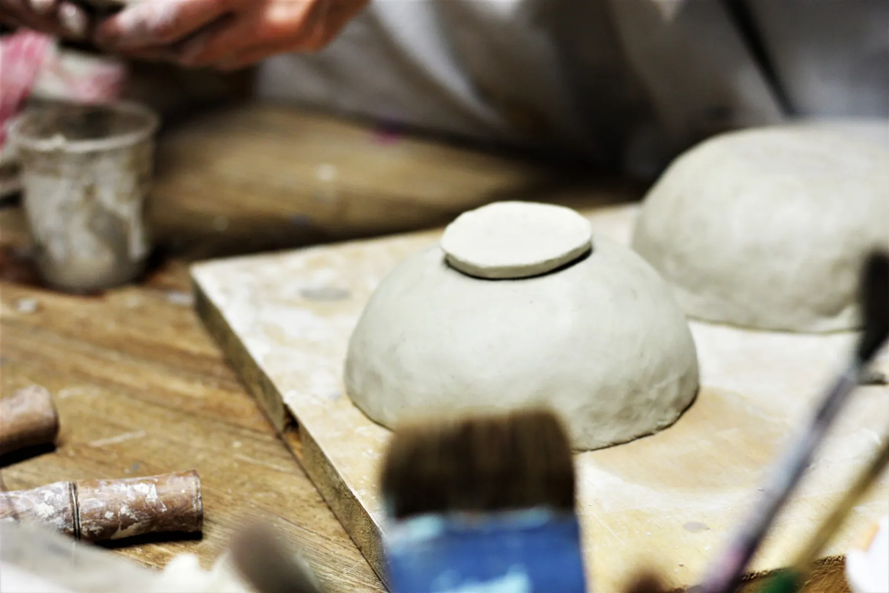 Réunissez votre équipe et apprenez à façonner vos bols avec Sophie - Image n°1 - Wecandoo