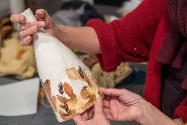 Fabriquez votre lampe en laine feutrée - Afbeelding nr. 4 - Wecandoo