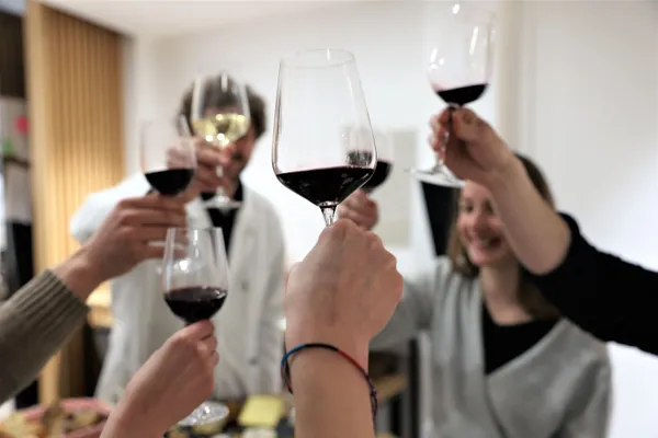 Wecandoo - Dégustez des accords fromages 100% étrangers et vins