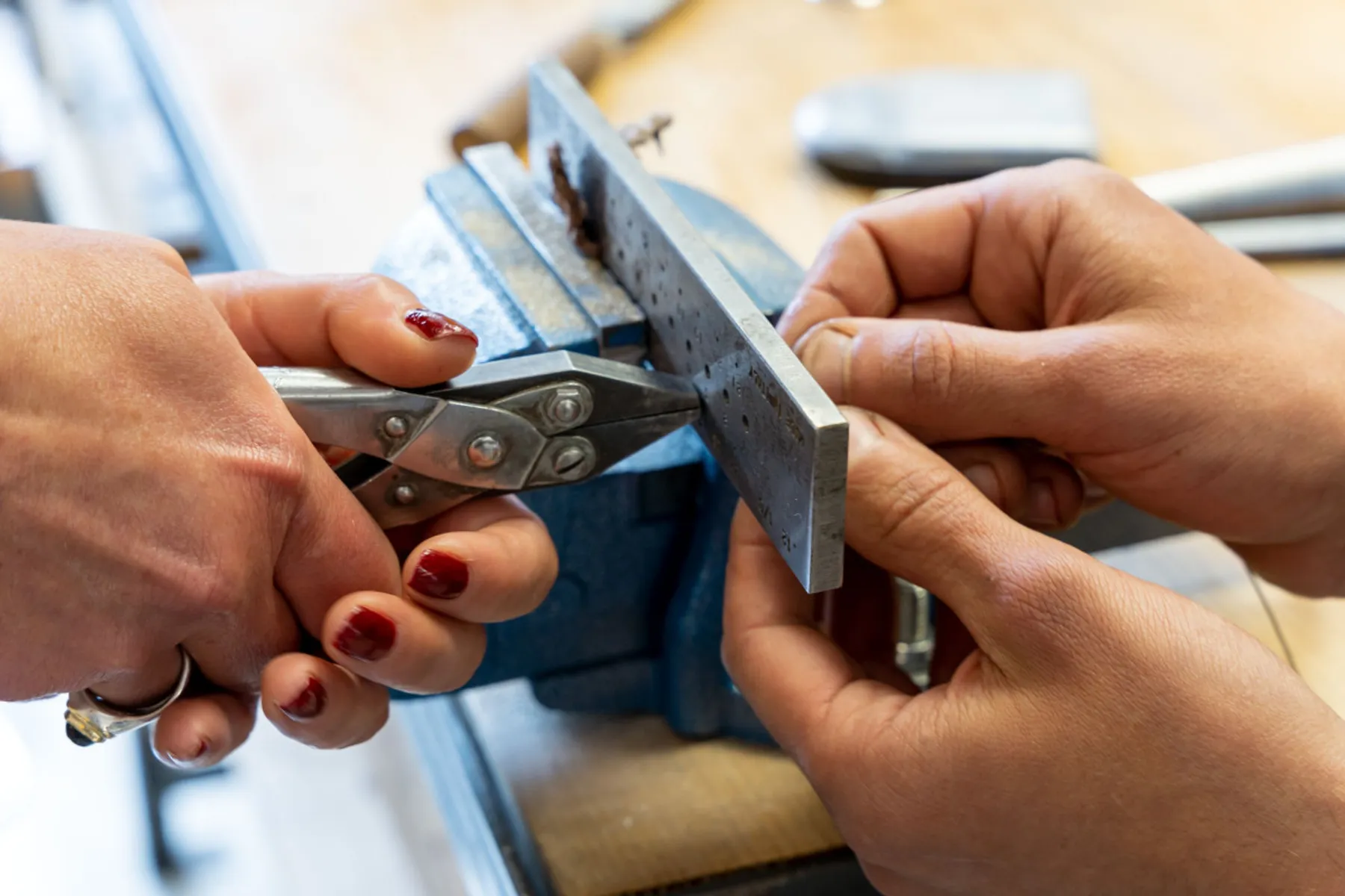 Créez vos puces d'oreilles en argent - Image n°3 - Wecandoo