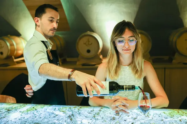 Visitez une cave en plein cœur de Paris et dégustez 3 vins avec l'équipe des Caves du Louvre - Image n°4 - Wecandoo