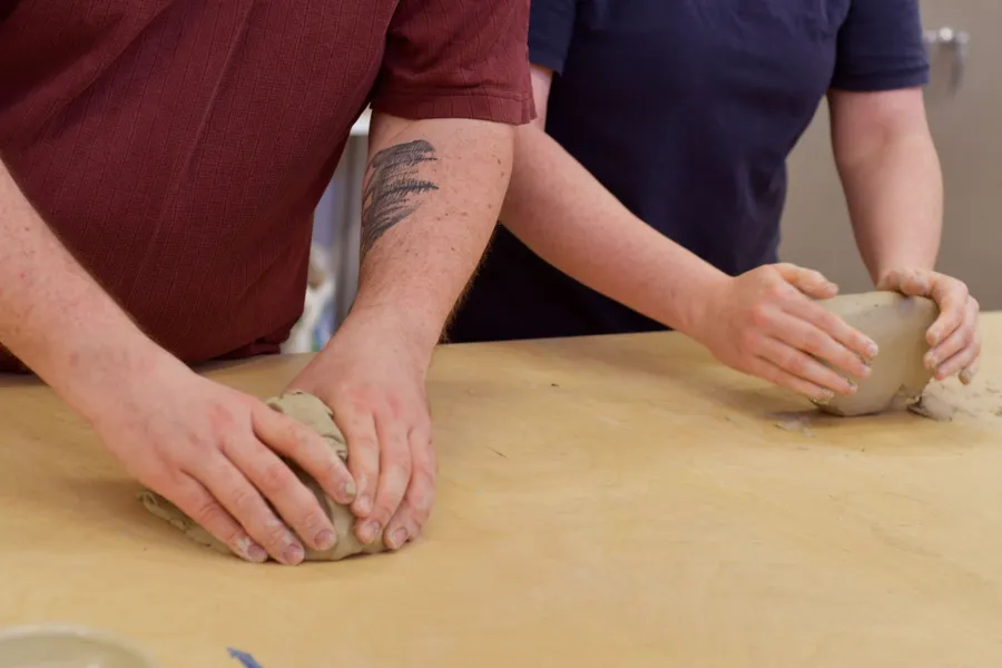 Façonnez vos trois bols personnalisés au tour - 2J - Image n°1 - Wecandoo