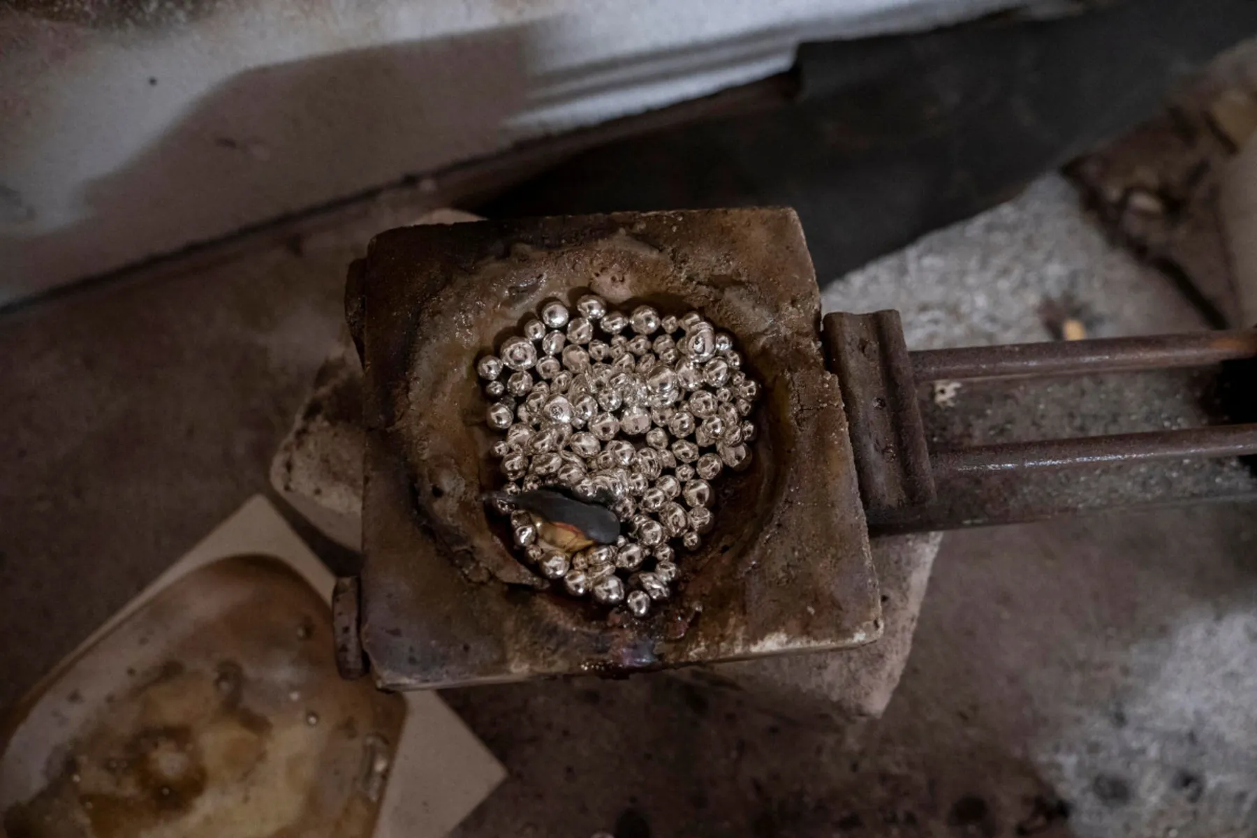 Créez votre paire de boucle d’oreilles en argent - Image n°1 - Wecandoo