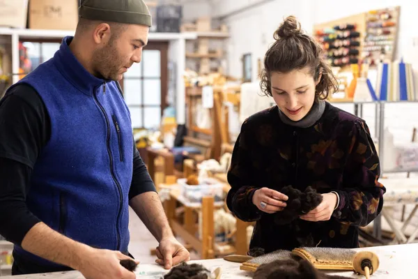 Initiez-vous au travail de la laine de la fibre à la bobine - Image n°1 - Wecandoo