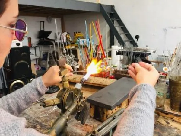 Réalisez vos perles colorées en verre de Murano - Image n°3 - Wecandoo