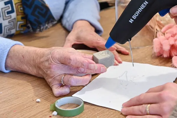 Créez votre cloche de fleurs séchées - Image n°4 - Wecandoo