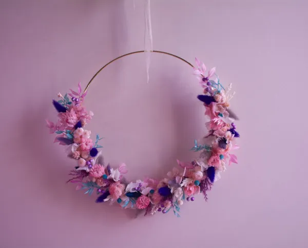 Wecandoo - Réalisez votre couronne murale en fleurs séchées