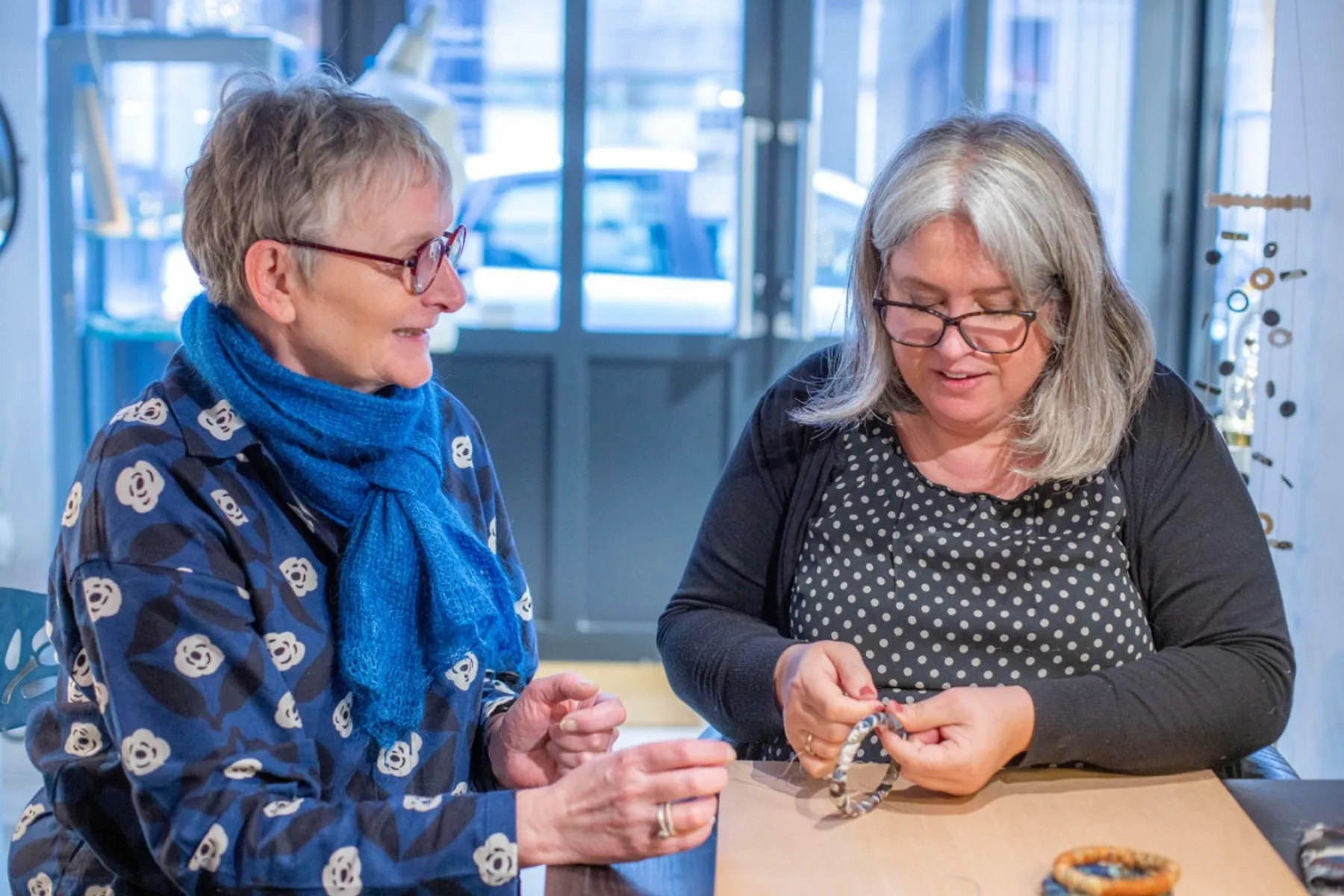 Créez votre trio de bracelets tout en couleurs - Image n°2 - Wecandoo