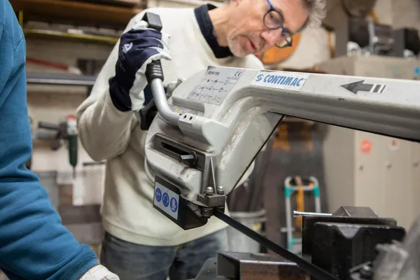 Créez votre étagère en métal et bois - Image n°2 - Wecandoo