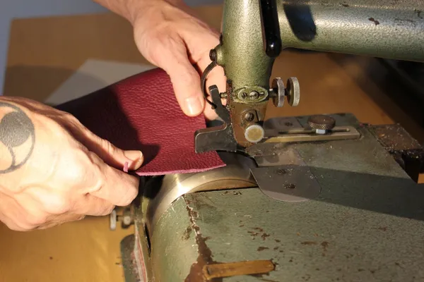 Create your own leather bike bag - Afbeelding nr. 3 - Wecandoo