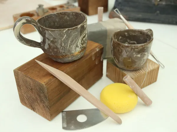 Wecandoo - Modelez deux mugs en céramique avec votre enfant