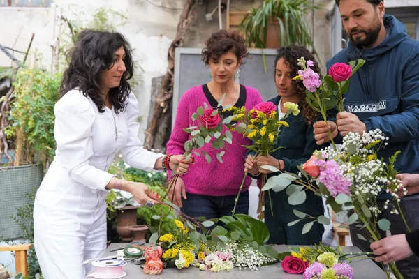 Composez votre bouquet de fleurs fraîches avec Virginie et Emilie - Image n°1 - Wecandoo