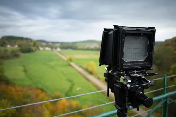 Vivez l'expérience du grand format argentique à la chambre photographique - Image n°2 - Wecandoo